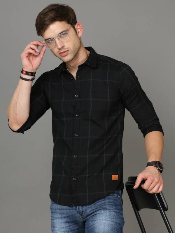 Men Regular Fit Checkered Slim Collar Casual Shirt